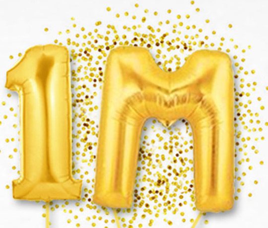 Numer one and letter M gold balloons thumbnail